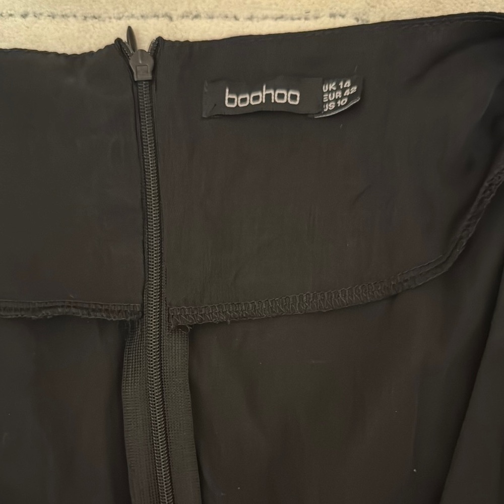 Boohoo Elegant Black Maxi Dress View 4